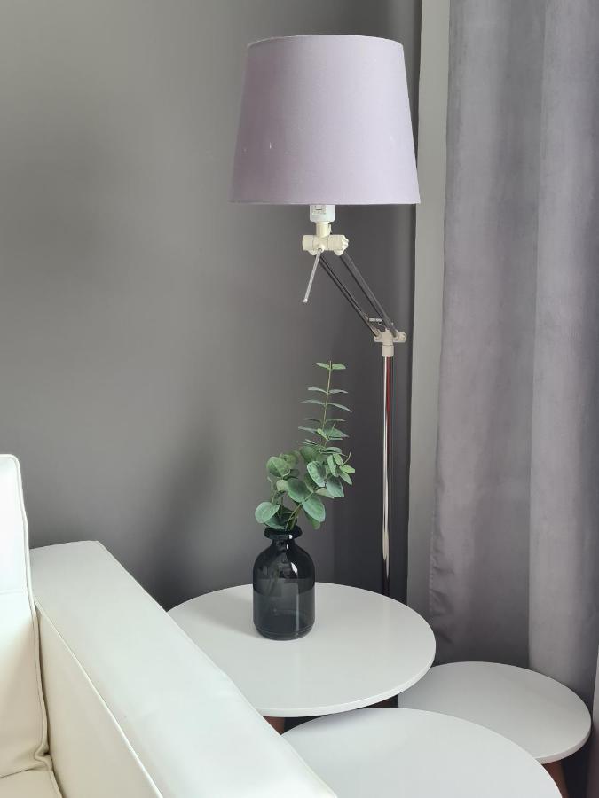 Red Rooms Tsimiski 60 テッサロニキ エクステリア 写真
