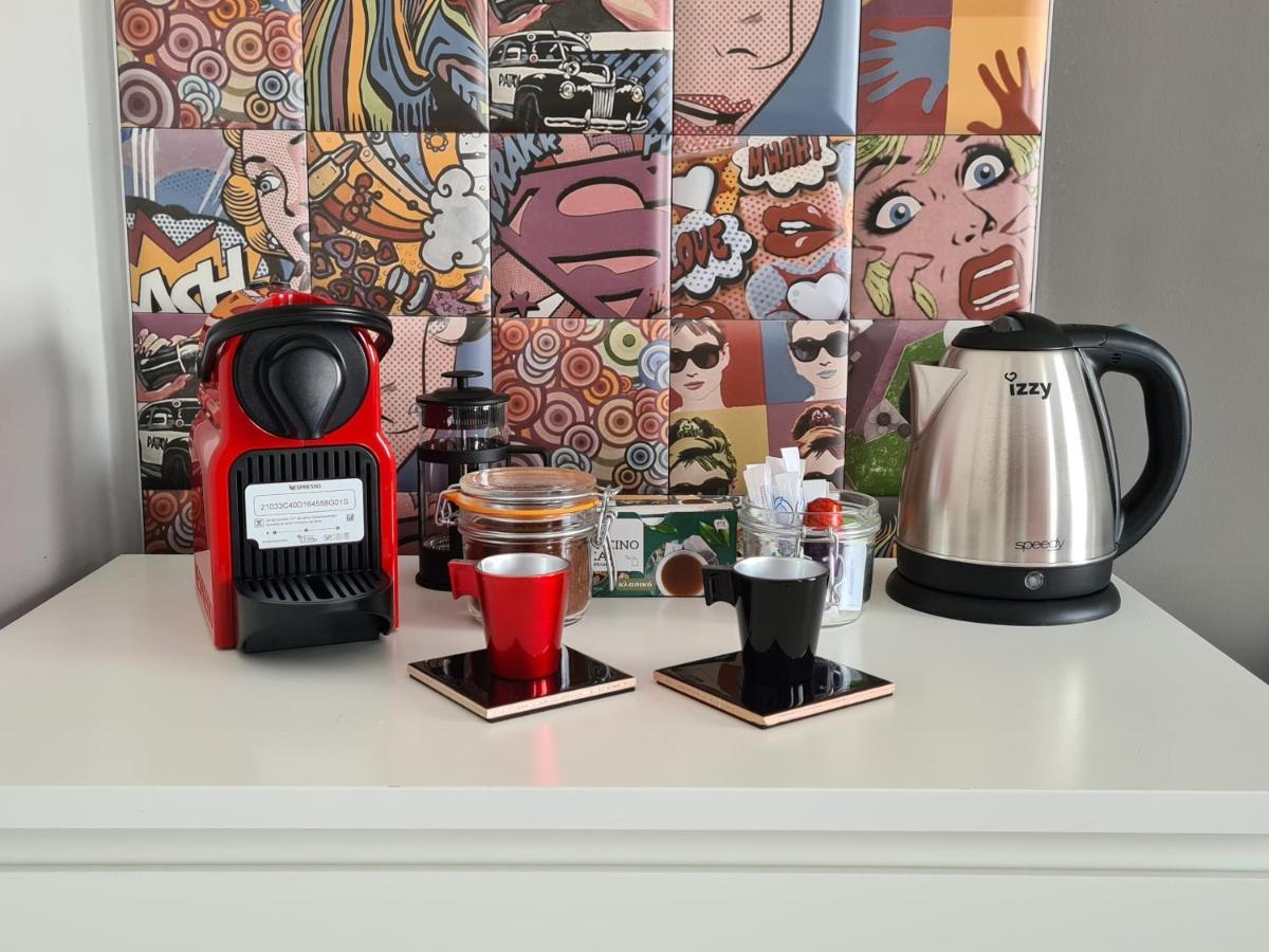 Red Rooms Tsimiski 60 テッサロニキ エクステリア 写真